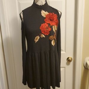 Hopely Floral Applique Long Sleeve Top Sz M